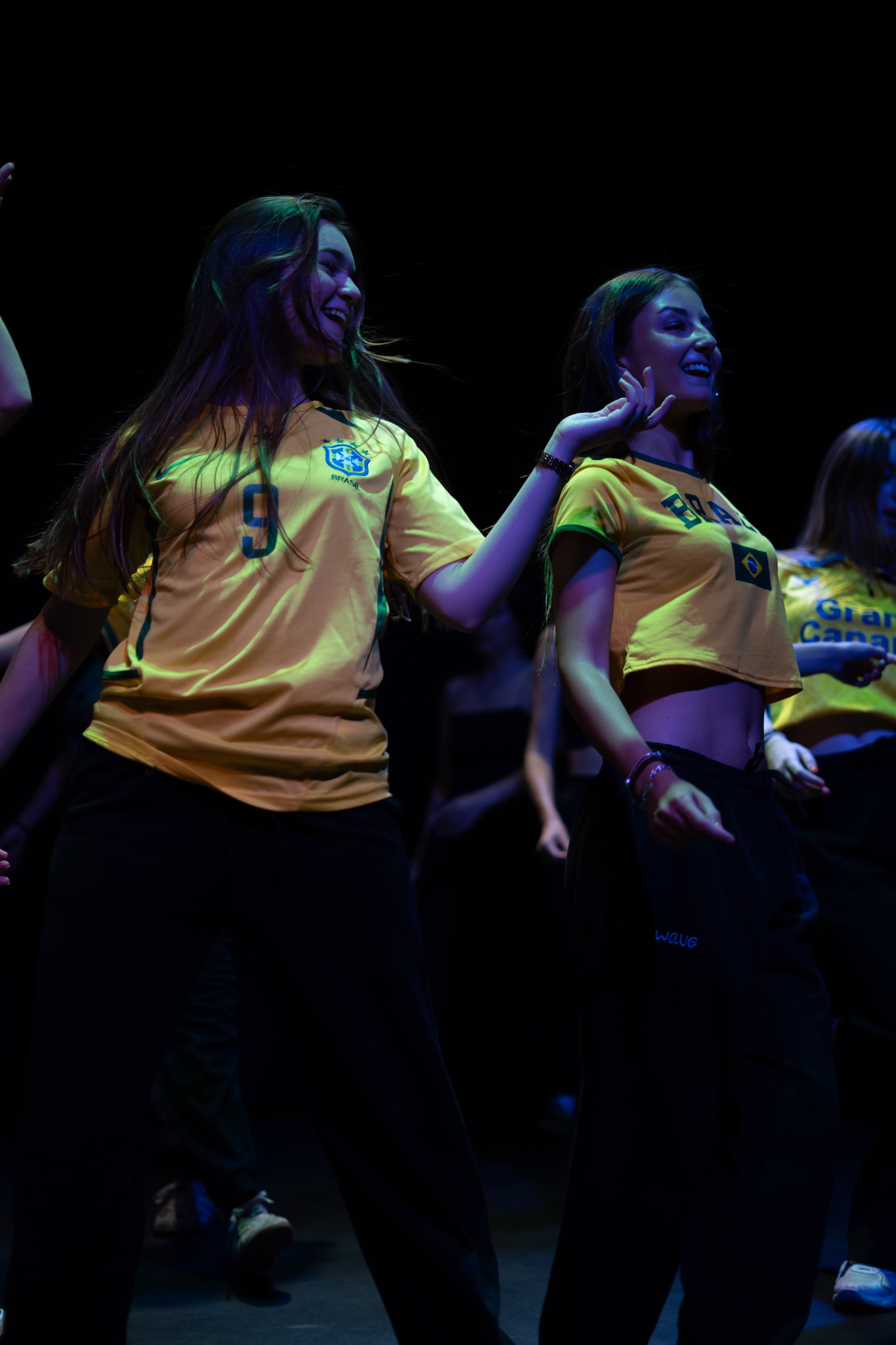 Wave Dance Center 5