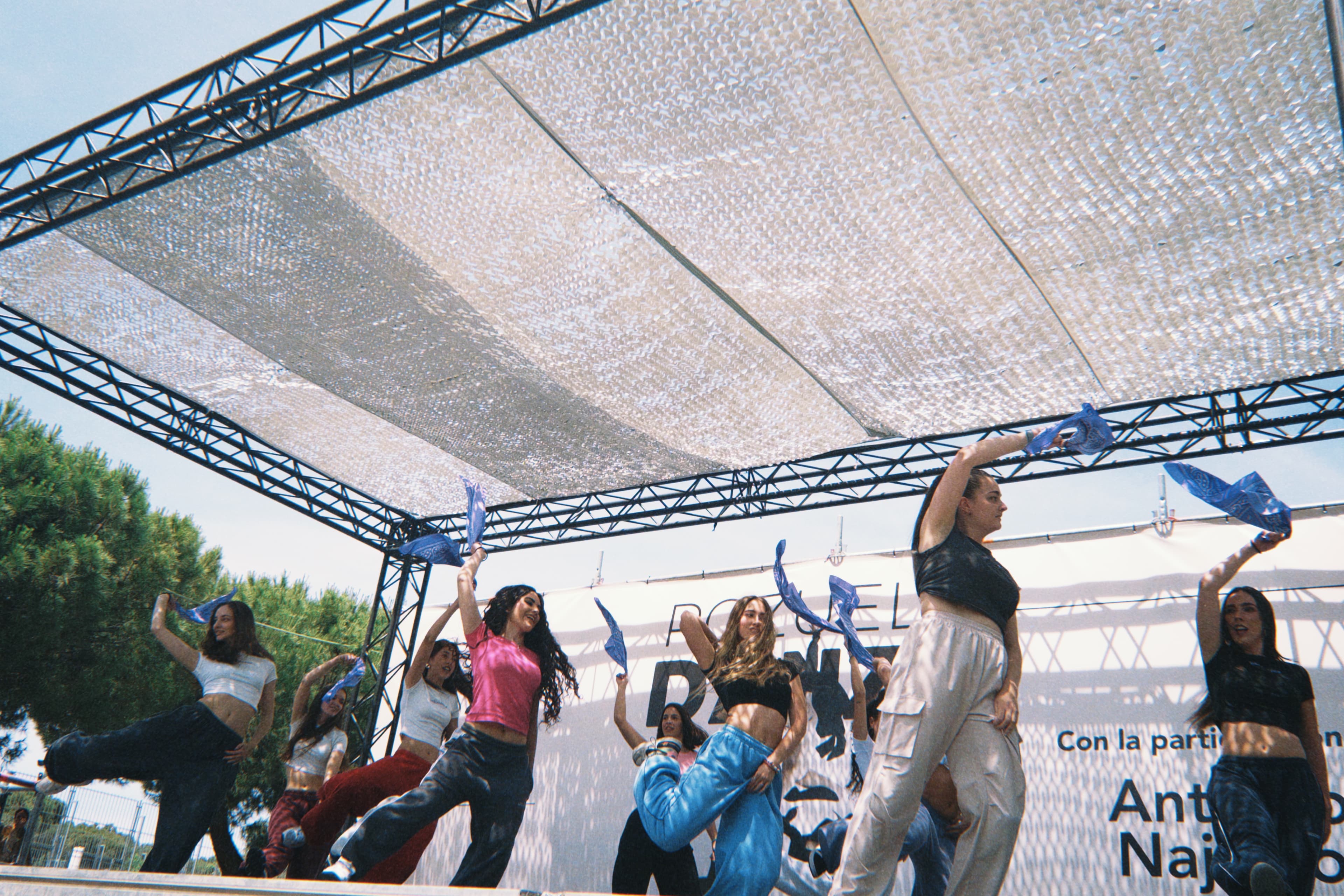 Wave Dance Center 13
