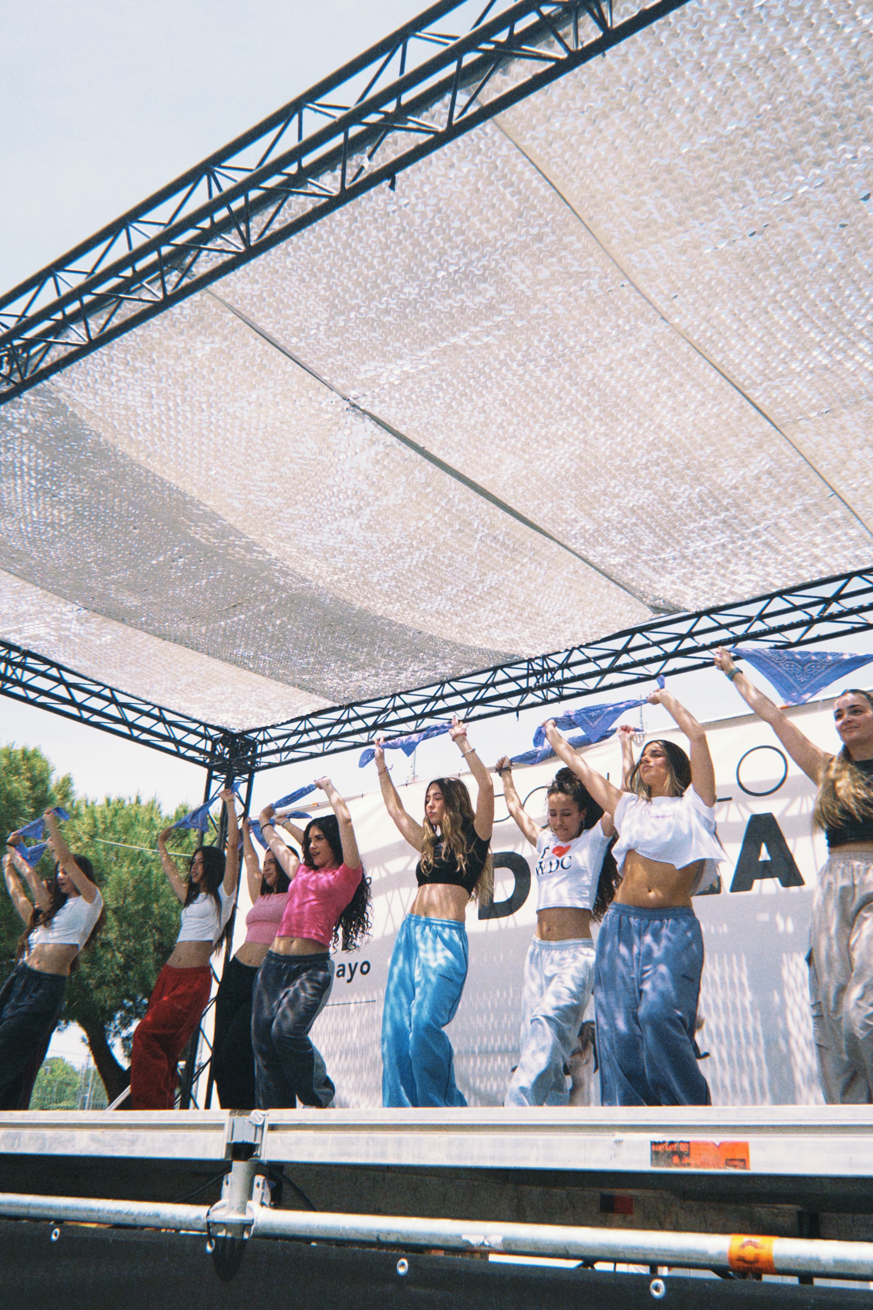 Wave Dance Center 14