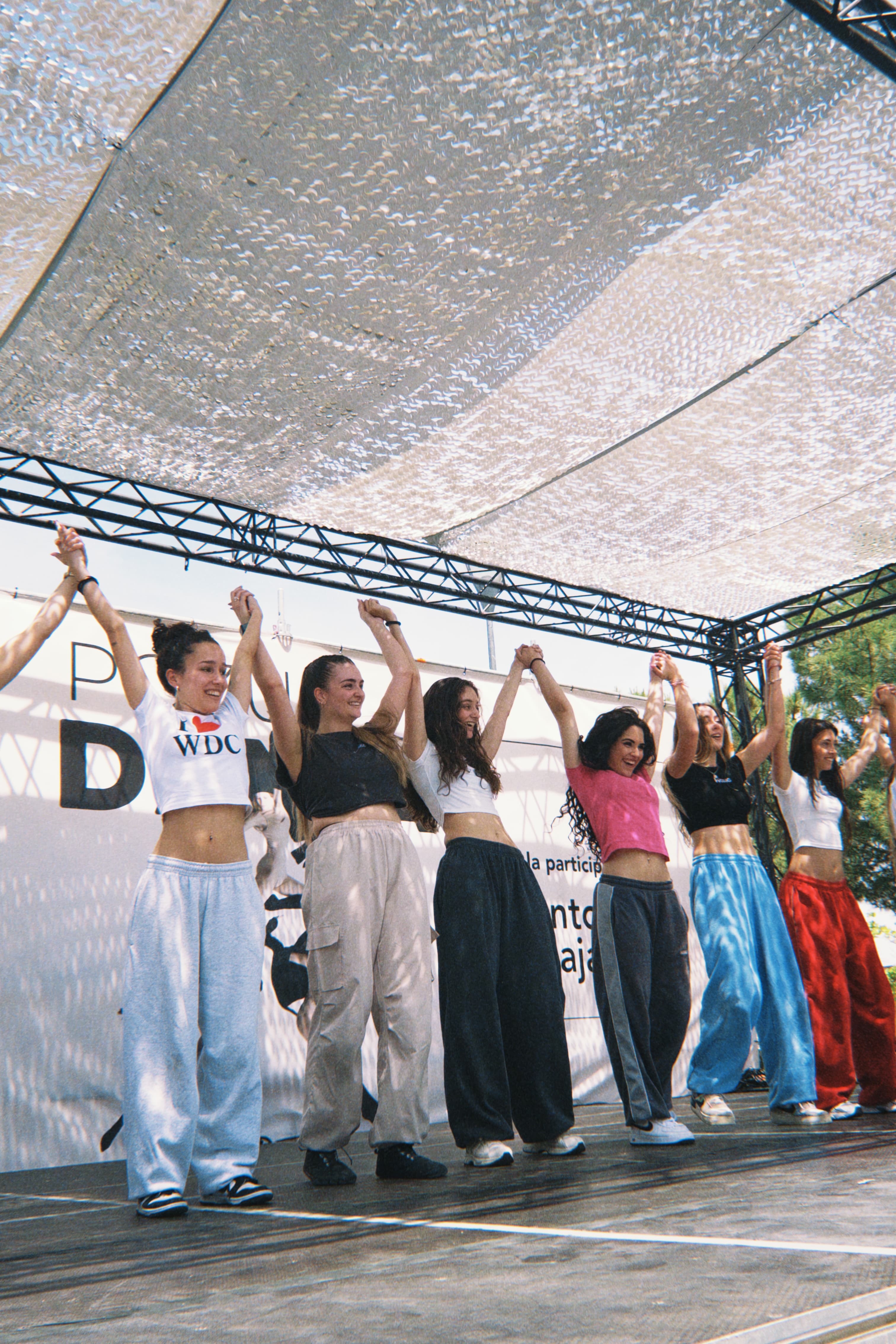 Wave Dance Center 19